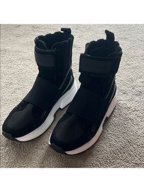 Michael Kors Cosmo Mixed-media High-top Trainers in black, Size 8